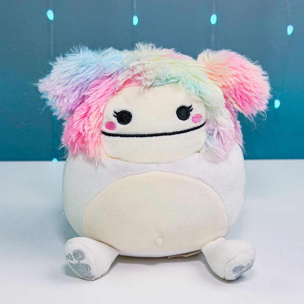 Squishmallows Zaylee Bigfoot Yeti 5" White Rainbow Fuzzy Plush